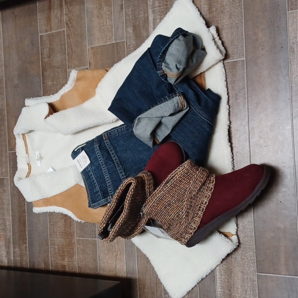 Maurice  faux suede sherpa vest sz sm